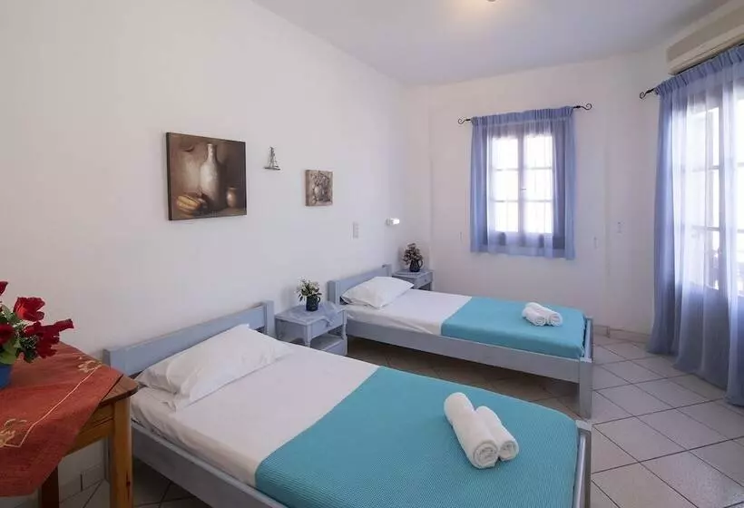 ホテル Froudi Rooms