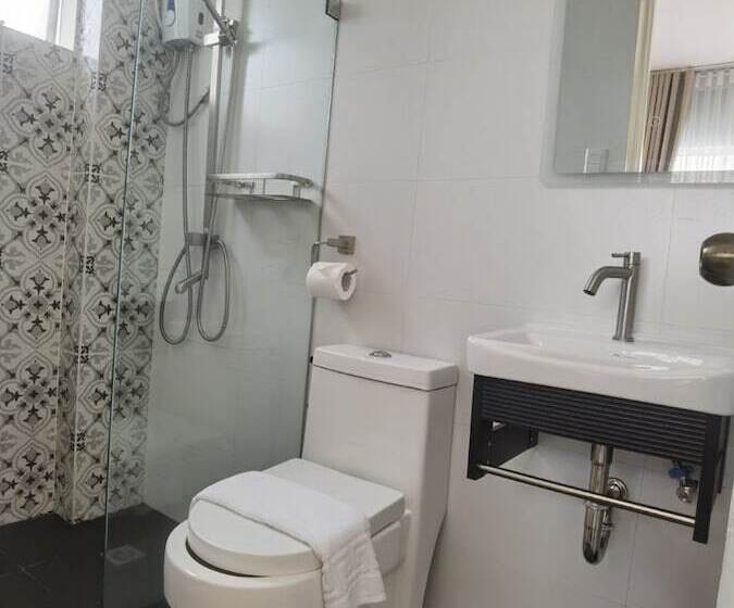 هتل New Orleans Tagaytay