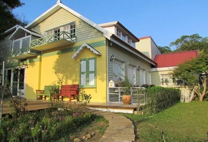 هتل Prado Hill Holiday