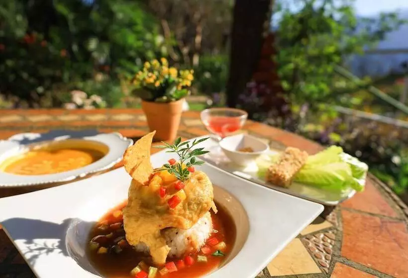 هتل Prado Hill Holiday