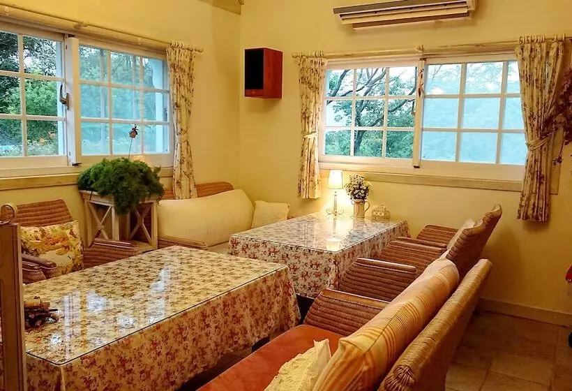 هتل Prado Hill Holiday