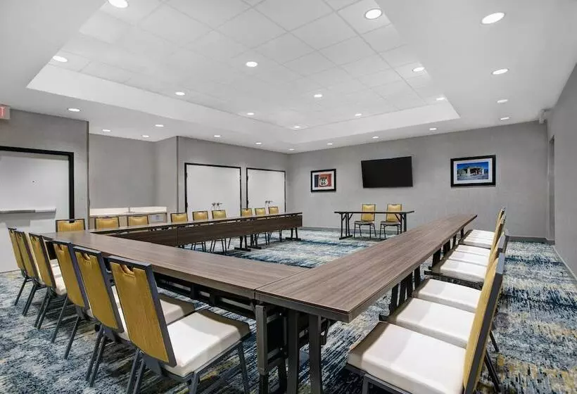 ホテル Towneplace Suites By Marriott Phoenix Glendale Sports & Entertainment District