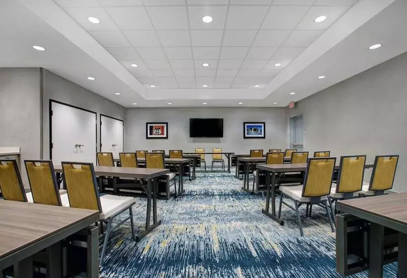 ホテル Towneplace Suites By Marriott Phoenix Glendale Sports & Entertainment District