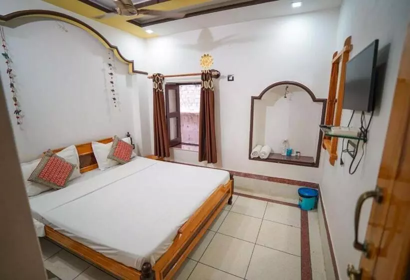 تختخواب و صبحانه The Wanderlust Guest House & Safari