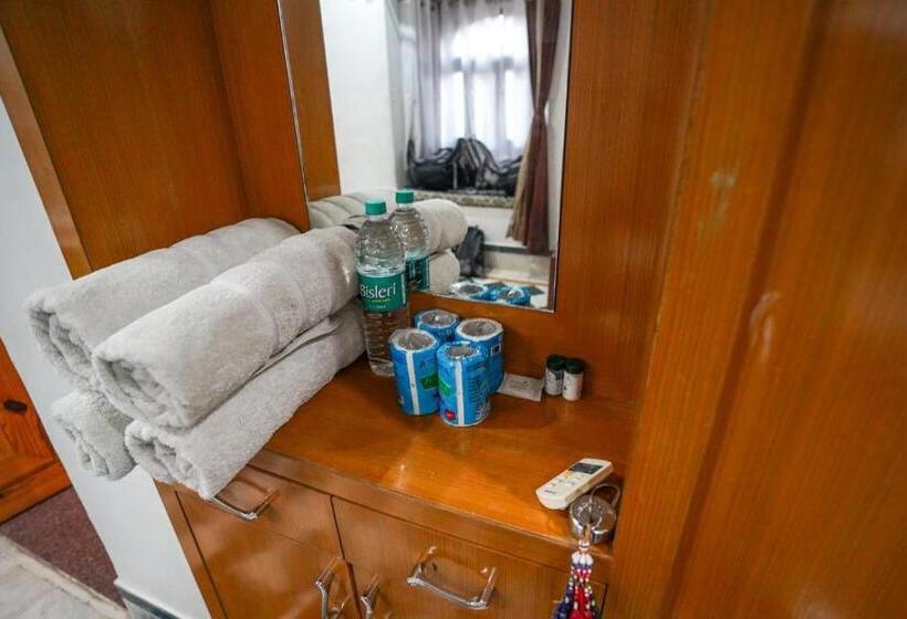 Bed and Breakfast The Wanderlust Guest House & Safari