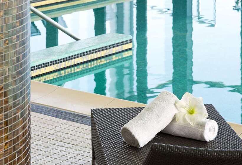 Отель Hôtel Barrière Le Grand Hôtel Enghien Les Bains