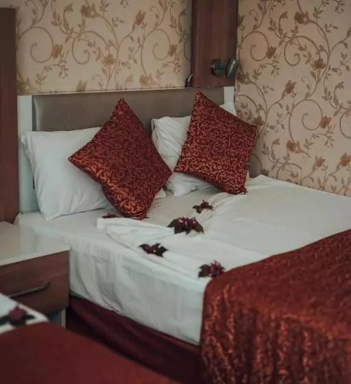 هتل Aleria Belport Beach