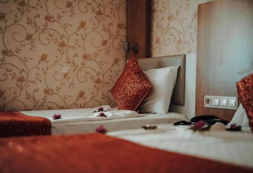 هتل Aleria Belport Beach