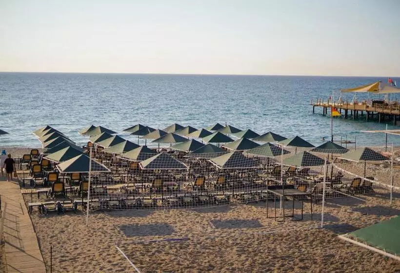 هتل Aleria Belport Beach