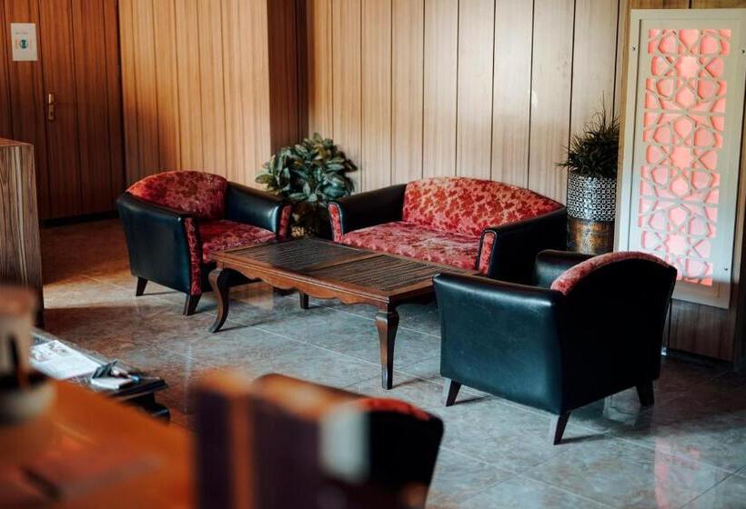 هتل Aleria Belport Beach