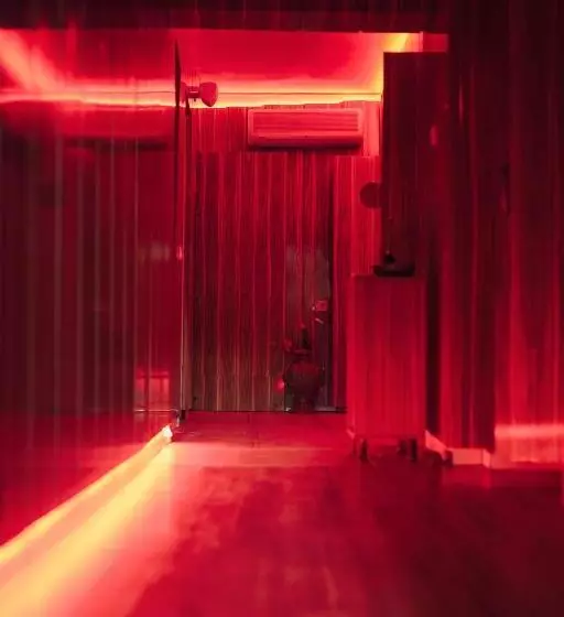 هتل Aleria Belport Beach