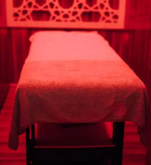 هتل Aleria Belport Beach