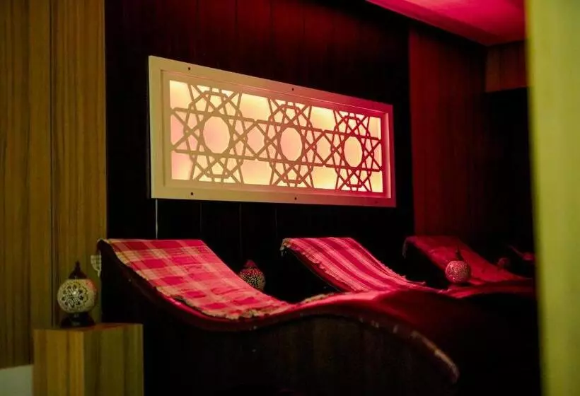 هتل Aleria Belport Beach