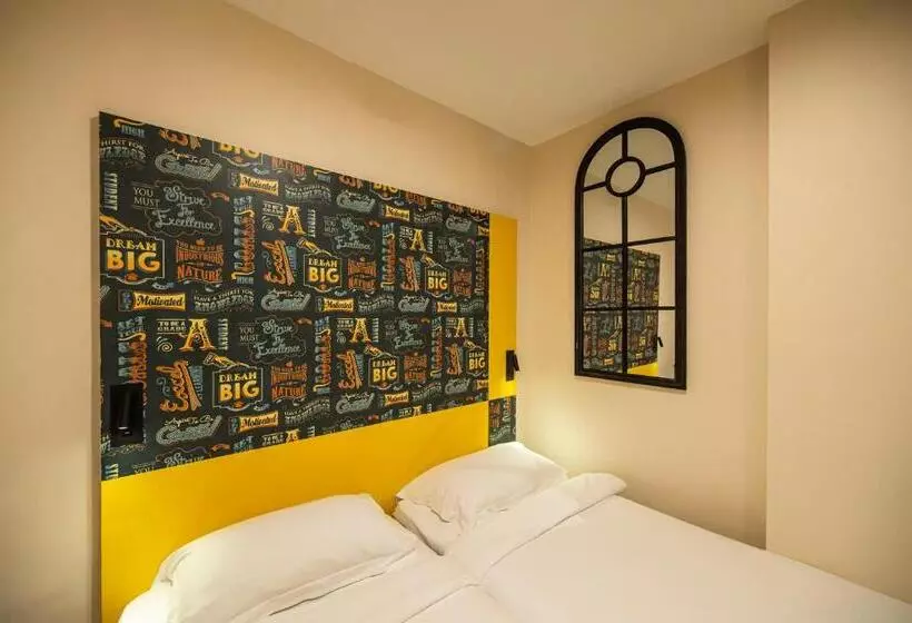 Fragrance Hotel   Oasis