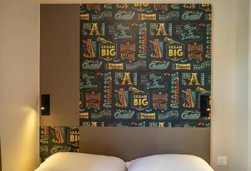 Fragrance Hotel   Oasis