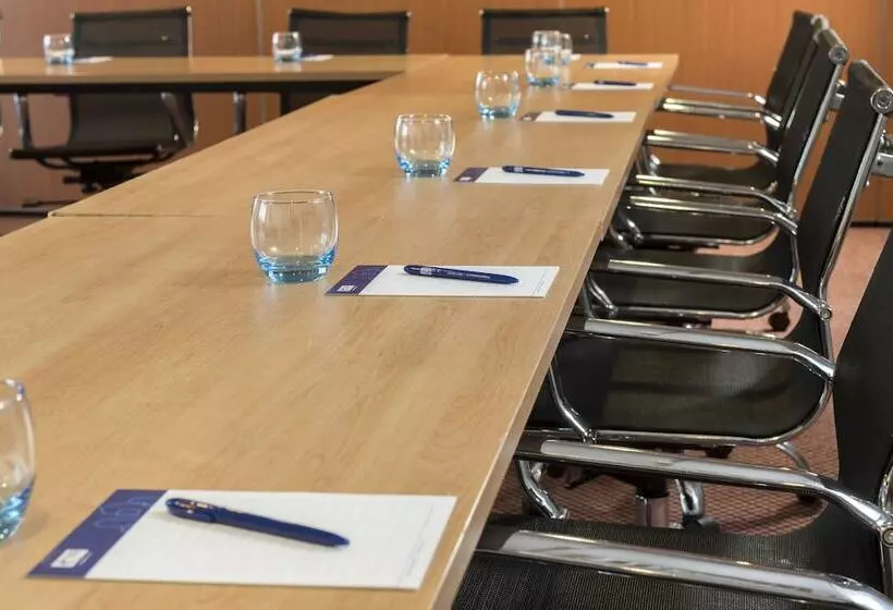 Hotelli Holiday Inn Express Birmingham Star City, An Ihg