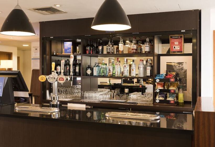 هتل Holiday Inn Express Birmingham Star City, An Ihg