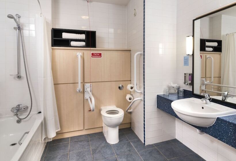 هتل Holiday Inn Express Birmingham Star City, An Ihg