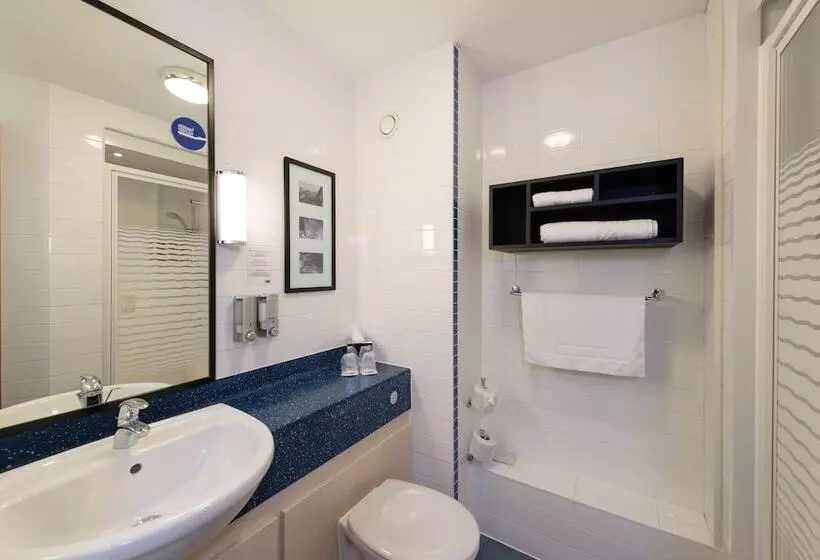 Hotelli Holiday Inn Express Birmingham Star City, An Ihg