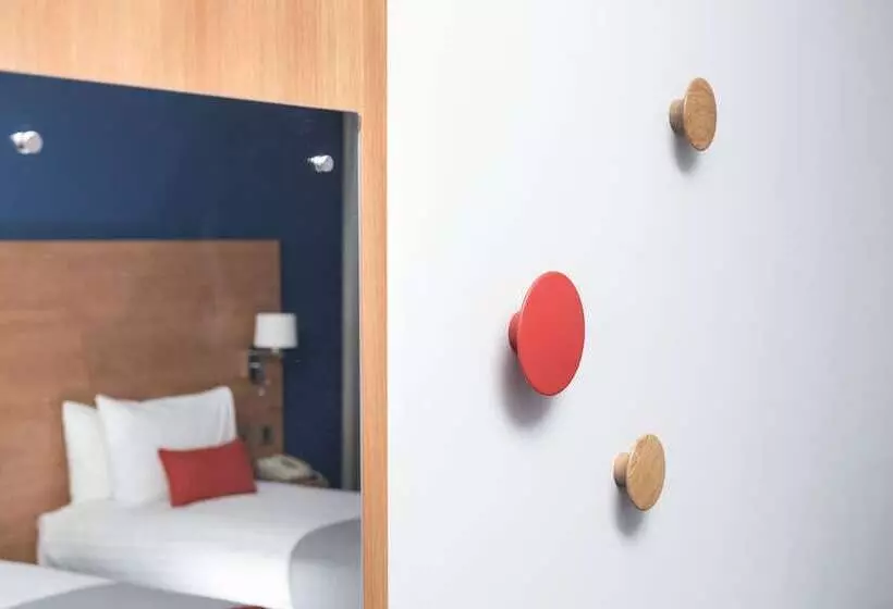 Hotelli Holiday Inn Express Birmingham Star City, An Ihg