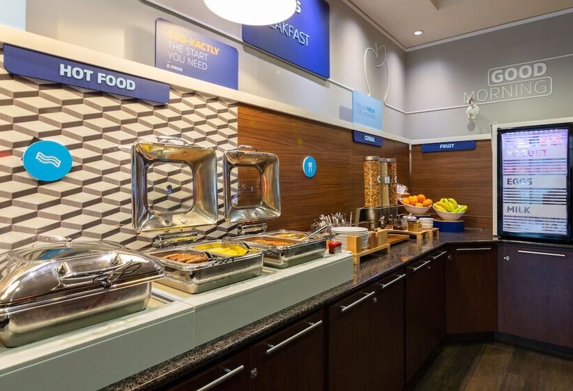 בית מלון כפרי Holiday Inn Express & Suites Riverport Richmond, An Ihg