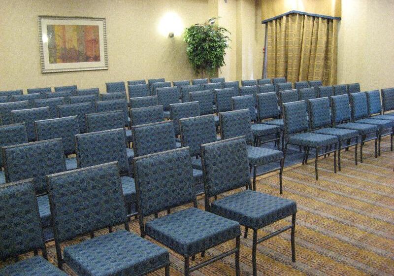 בית מלון כפרי Holiday Inn Express & Suites Riverport Richmond, An Ihg