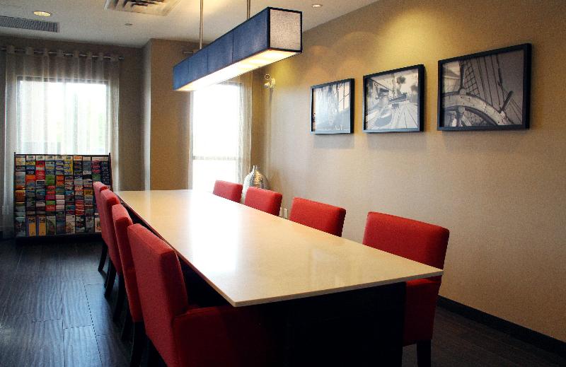 בית מלון כפרי Holiday Inn Express & Suites Riverport Richmond, An Ihg