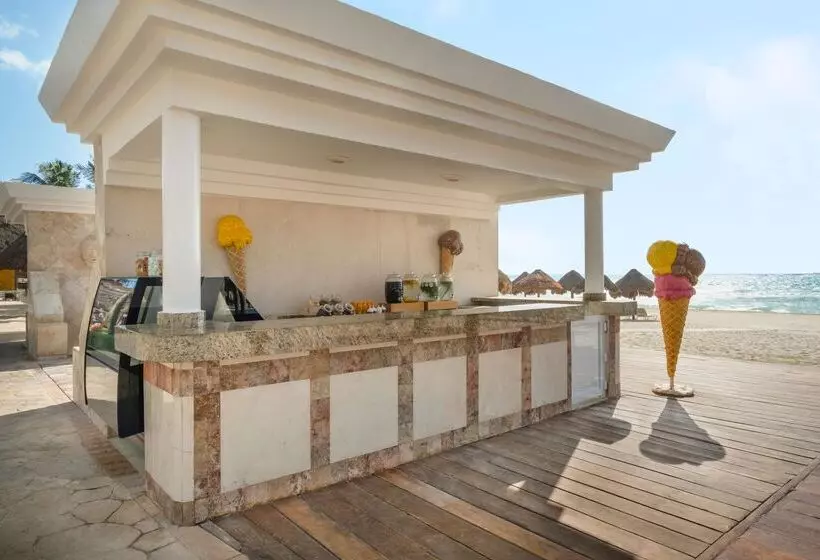 호텔 Iberostar Waves Tucán