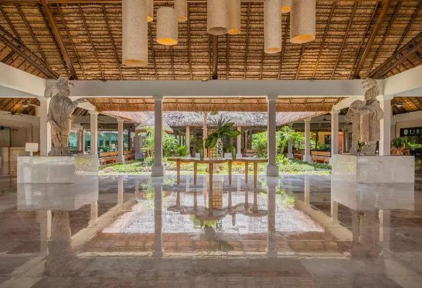 호텔 Iberostar Waves Tucán