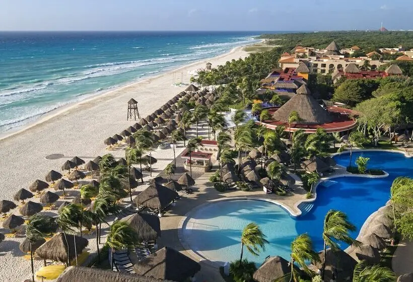 Hotelli Iberostar Waves Tucán