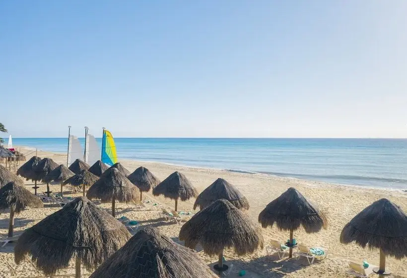Hotelli Iberostar Waves Tucán