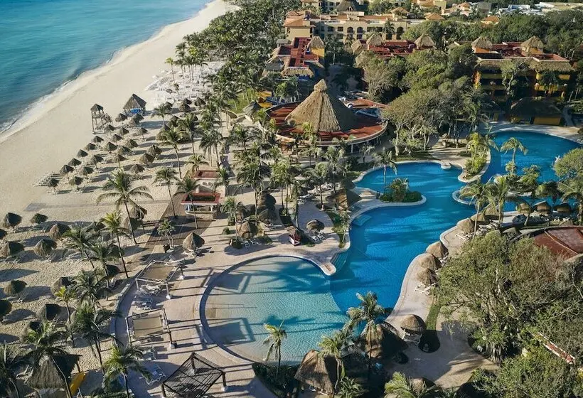 Hotelli Iberostar Waves Tucán