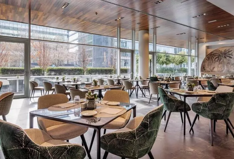 Hotel Ilunion Atrium