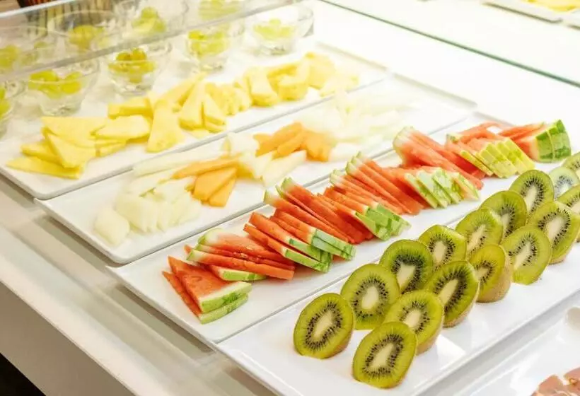 Hotel Ilunion Atrium