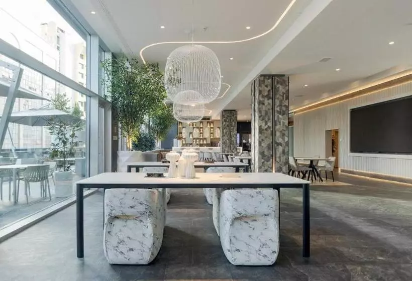 Hotel Ilunion Atrium