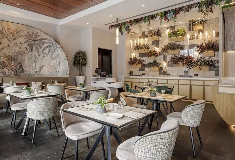 Hotel Ilunion Atrium