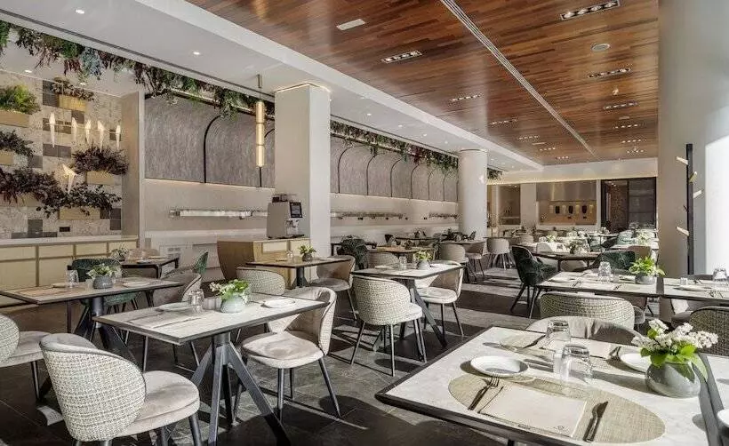 Hotel Ilunion Atrium