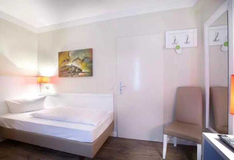 Hotell Ostseehalle Kiel By Premiere Classe