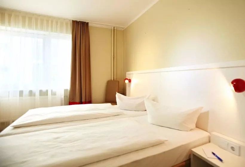 Hotell Ostseehalle Kiel By Premiere Classe