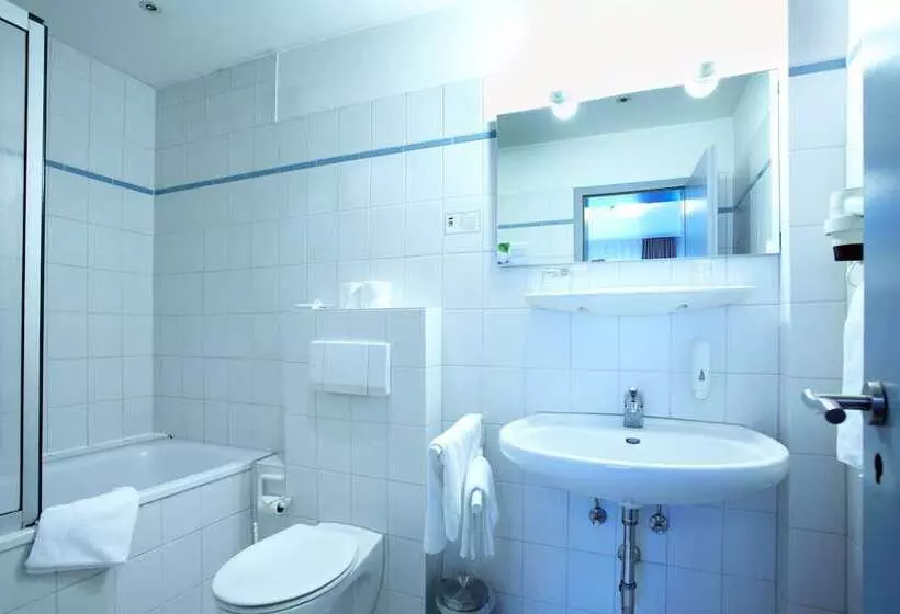 Hotell Ostseehalle Kiel By Premiere Classe