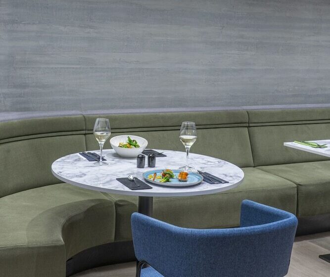 Hotel Pullman Santiago El Bosque