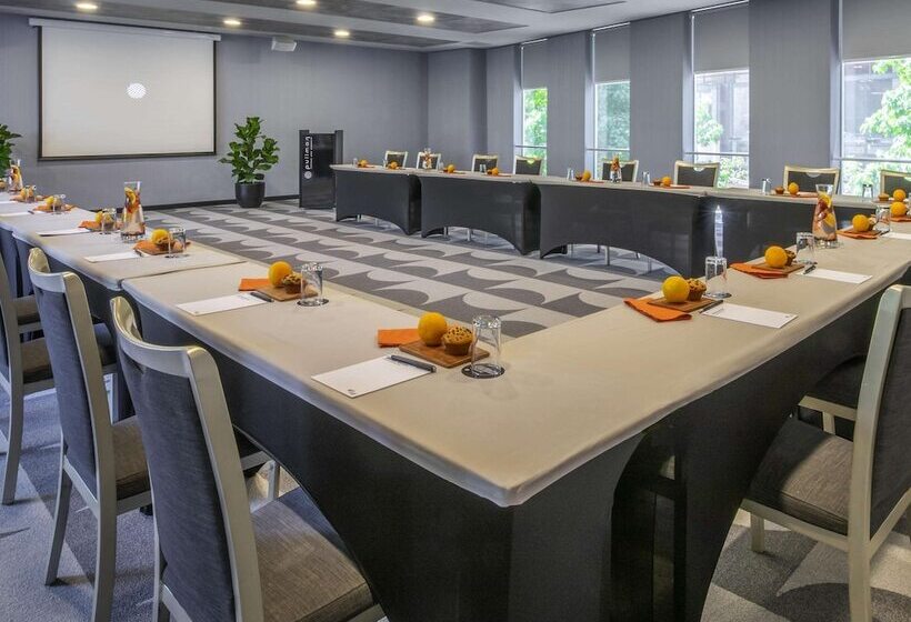 Hotel Pullman Santiago El Bosque