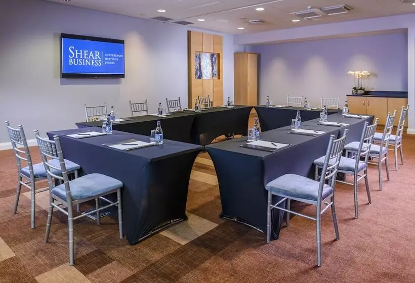 Shearwater Hotel & Spa