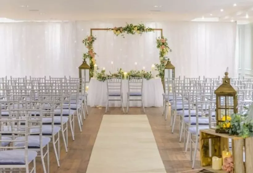 Shearwater Hotel & Spa