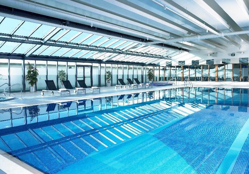 Shearwater Hotel & Spa