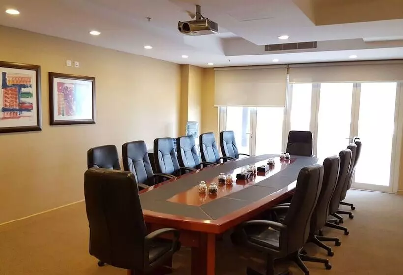 هتل Somerset Al Fateh Bahrain