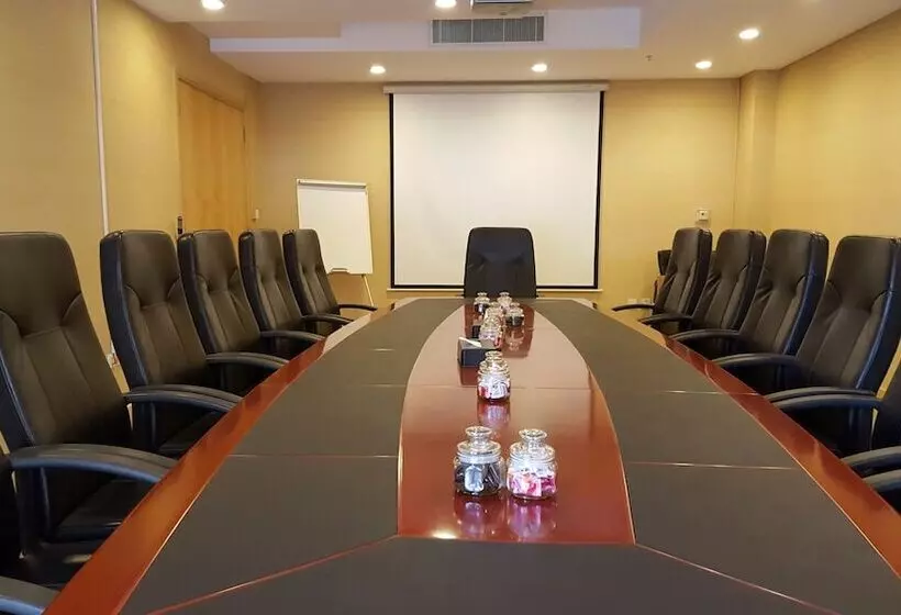 هتل Somerset Al Fateh Bahrain