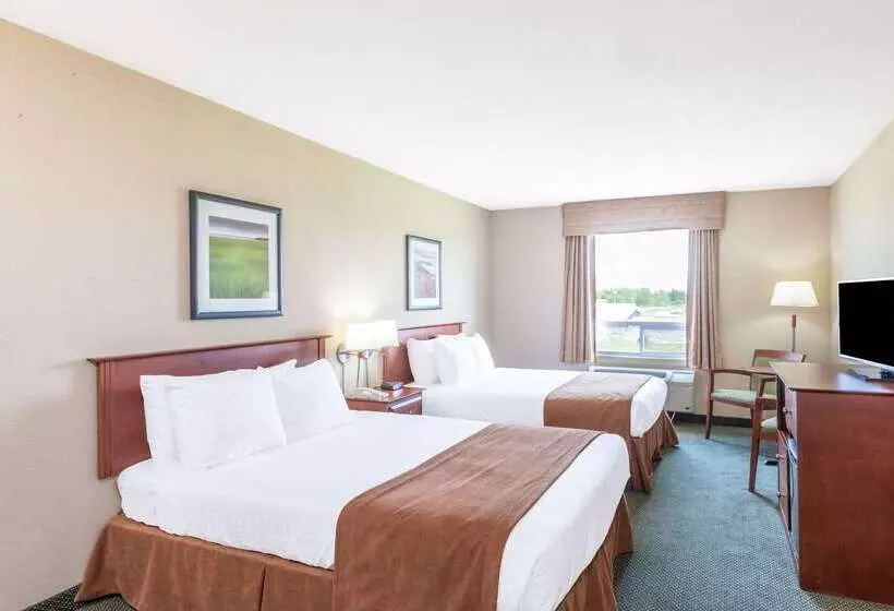 Hotel Super 8 By Wyndham Windsor Ns