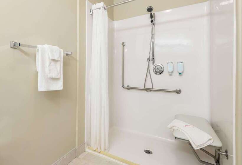 ホテル Super 8 By Wyndham Windsor Ns