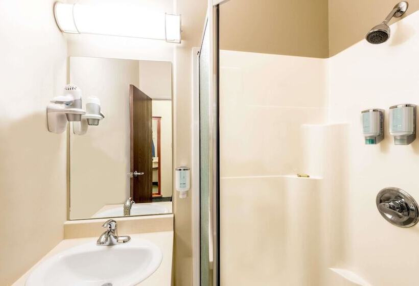 ホテル Super 8 By Wyndham Windsor Ns